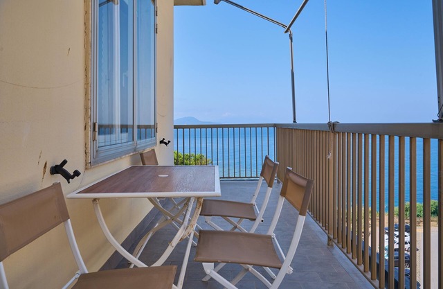 Apartment 'Attico Bellavista' with Sea View, Balcony and Air Conditioning