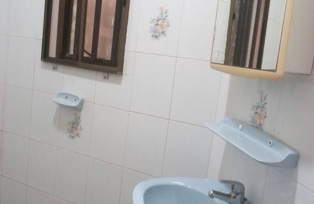 APARTMENT BELLA 100 FROM THE BEACH AND 2 BEDROOMS - LIVING ROOM