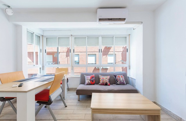 Apartment 'Calle Jaul' with Wi-Fi and Air Conditioning