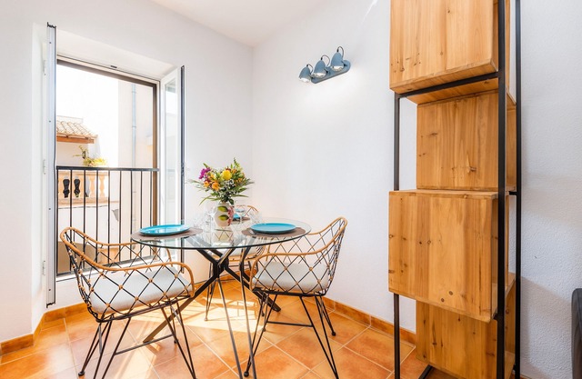 Apartment 'Can Jaume' with Balcony, Wi-Fi and Air Conditioning