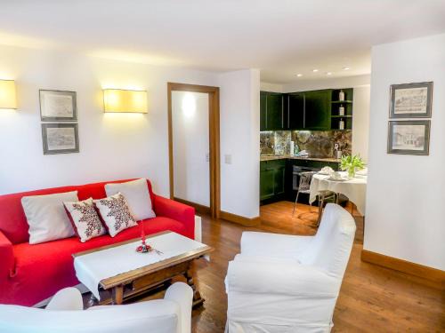 Apartment Chesa Sonnalpine B 52 by Interhome