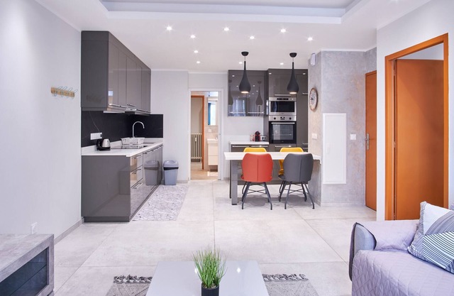 Apartment "Chez Flo 39" with Balcony & Wi-Fi