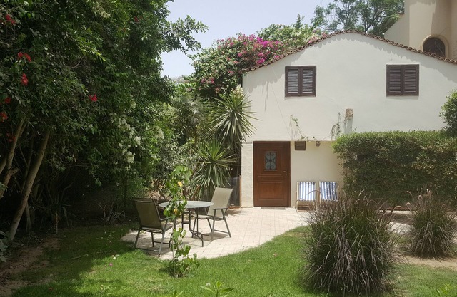 Apartment duplex with private garden, in a compound, close to Sphinx & Pyramids.