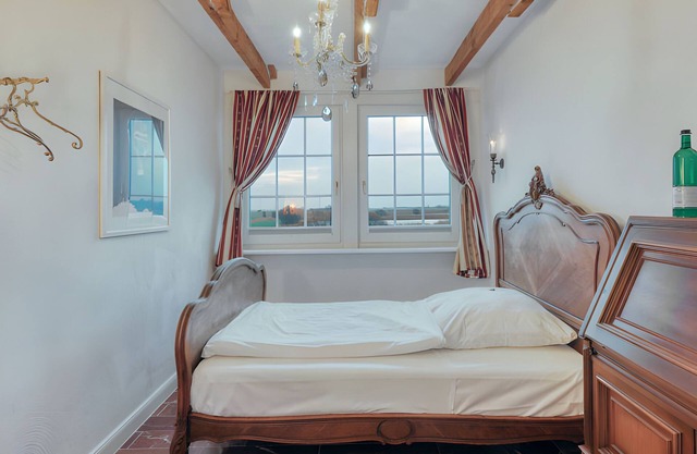 Apartment 'Emil Nolde Suite' with Shared Garden and Wi-Fi