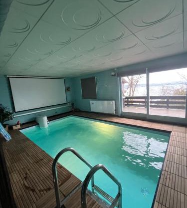 Apartment enjoy and swim