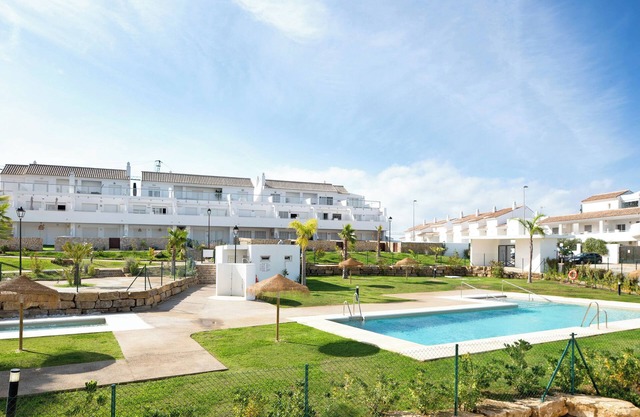 Apartment "Luz de Poniente" with Shared Pool & Wi-Fi