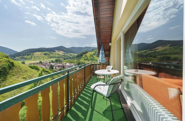 Apartment 'Familiensuite 8' with Mountain View, Shared Terrace and Wi-Fi