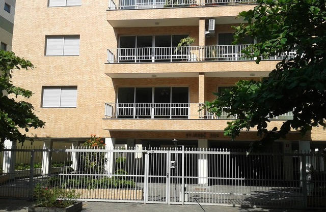 Apartment Guarujá/Enseada - 1 suite and 3 bedrooms - WI-FI