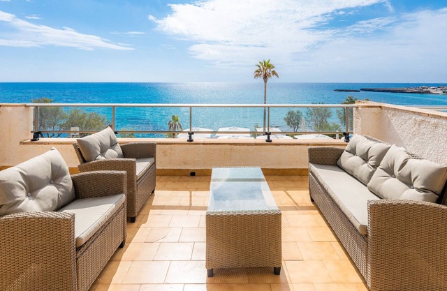 Apartment 'Hostal Antic Apartamento 101 ' with Balcony, Wi-Fi and Air Conditioning