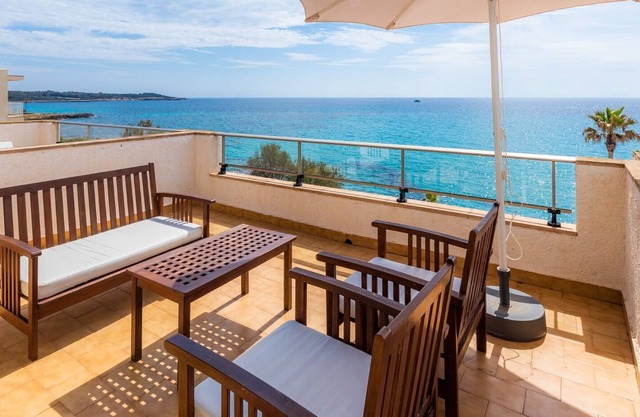 Apartment 'Hostal Antic Apartamento 302' with Balcony, Wi-Fi and Air Conditioning