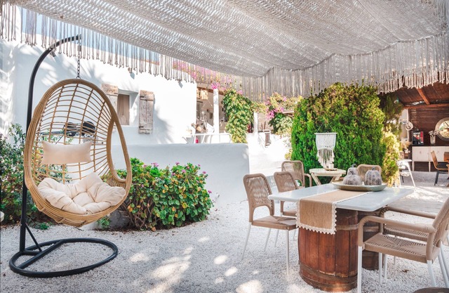 Apartment In A Hotel 'Sun Rock Boutique - Villa Begonia' with Private Terrace and Air Conditioning