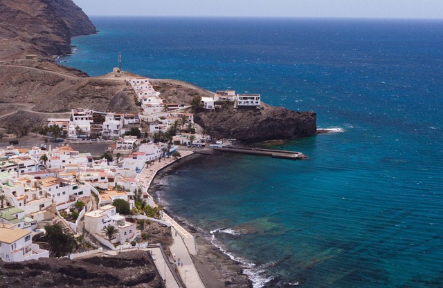 Apartment in a town with a beach, quiet.