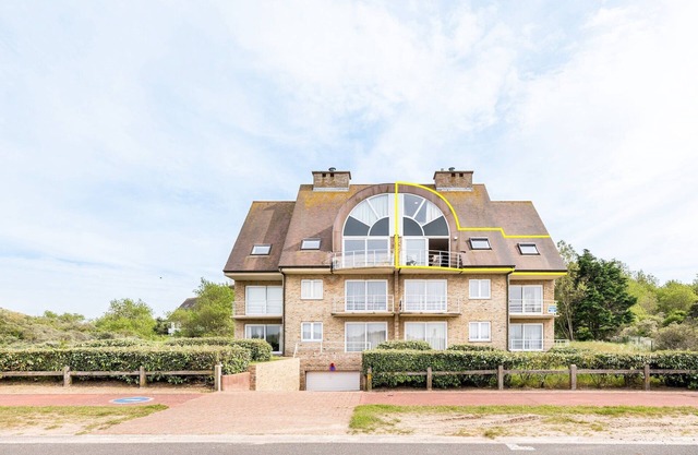 Apartment in De Panne near the Beach