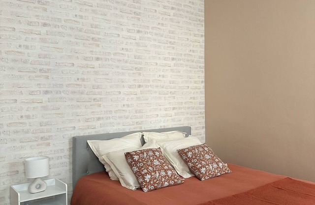 Apartment In Nevers Centre Calm & Warm
