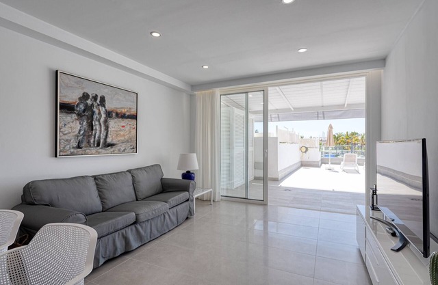 Apartment in Playa de Mogán with Sea Views