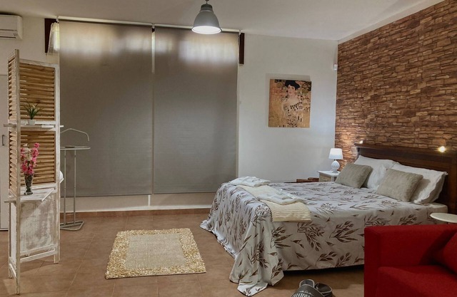 Apartment in quiet cottage area salt pans reserve