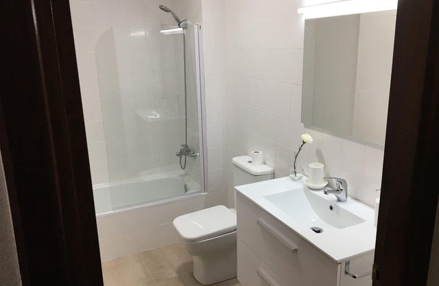 APARTMENT IN THE CENTER OF PONTEVEDRA