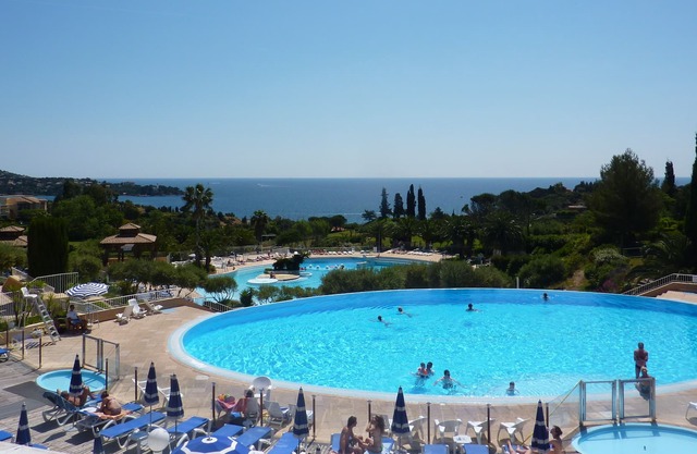 apartment in the center of the Residence Cap Esterel, close to all amenities