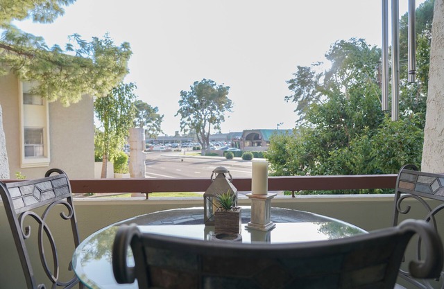Apartment in the heart of Old Town Scottsdale! Prime Location!