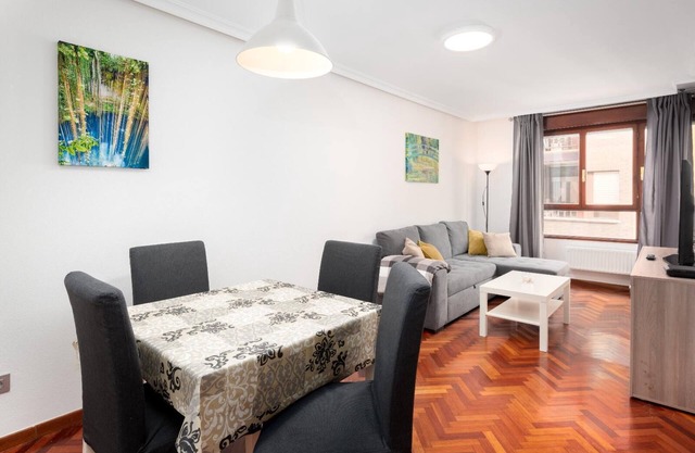 Apartment in the very center of Gijón, great, WIFI, Movistar +, Sofa Bed