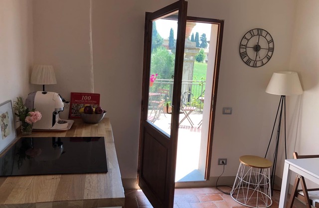 APARTMENT IN VILLA A FEW KM FROM FLORENCE