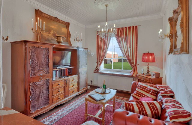 Apartment 'Junior Salon' with Shared Garden and Wi-Fi