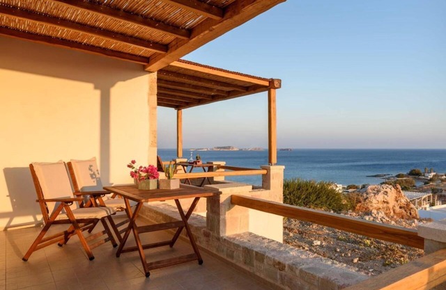 Apartment 'Kalamitsi View' with Private Terrace, Wi-Fi and Air Conditioning