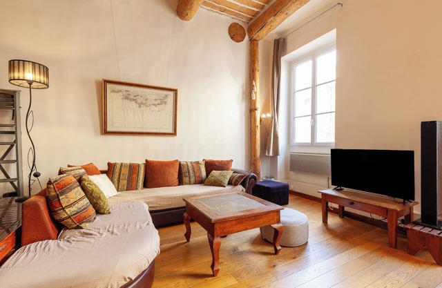 Apartment 'Les Mats Du Port' with Wi-Fi and Air Conditioning