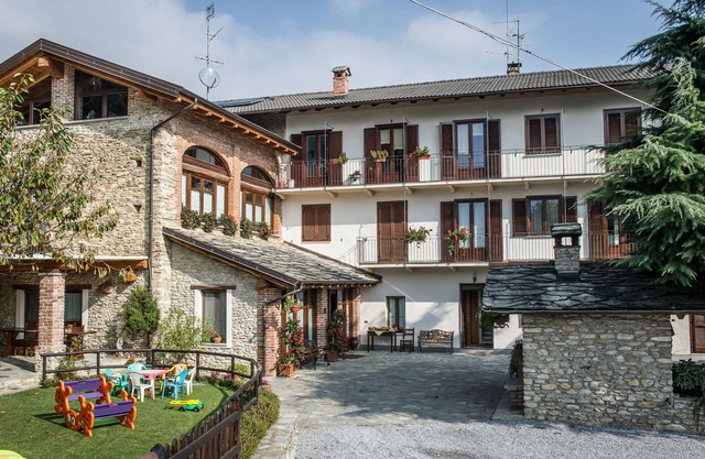 Apartment 'Locanda Ca Bianca - Family Suite' with Mountain View, Shared Garden and Wi-Fi