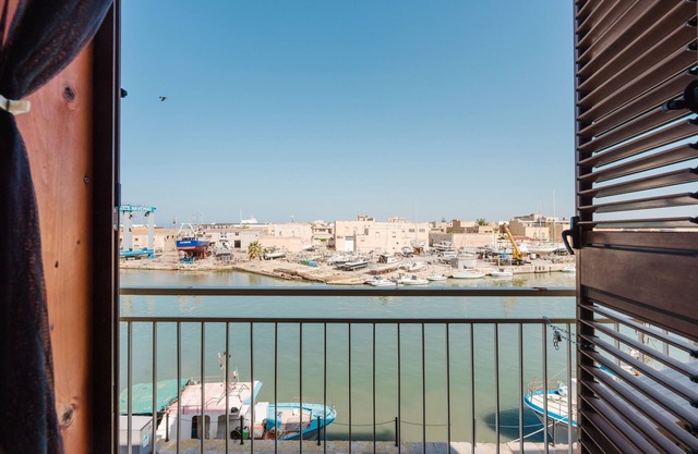 Apartment 'Mazarassai' with Sea View, Wi-Fi and Air Conditioning