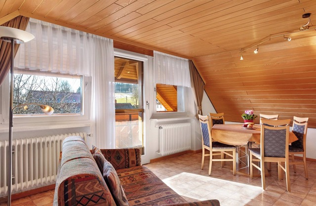 Apartment 'Mit Balkon, 60qm' with Mountain View, Shared Garden and Wi-Fi