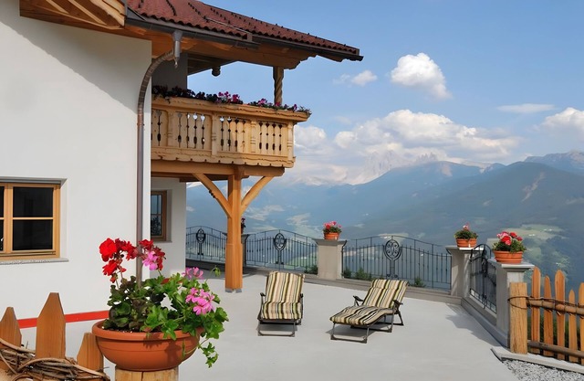 Apartment 'Mitterhof' with Mountain View, Shared Terrace and Wi-Fi