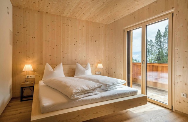 Apartment 'Naturapartments Alpreid Feine' with Mountain View, Balcony & Wi-Fi