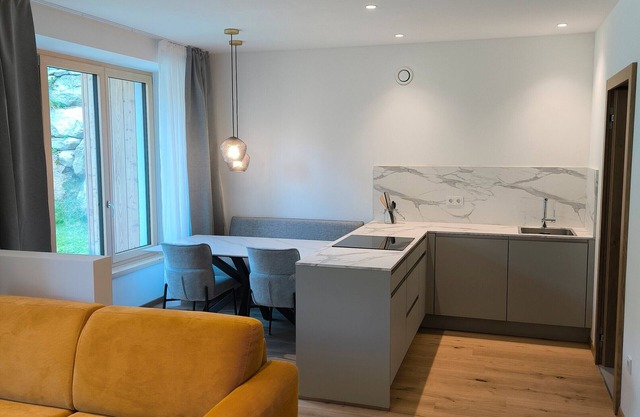 Apartment 'Naturapartments Alpreid Eiche' with Mountain View, Communal Pool and Wi-Fi