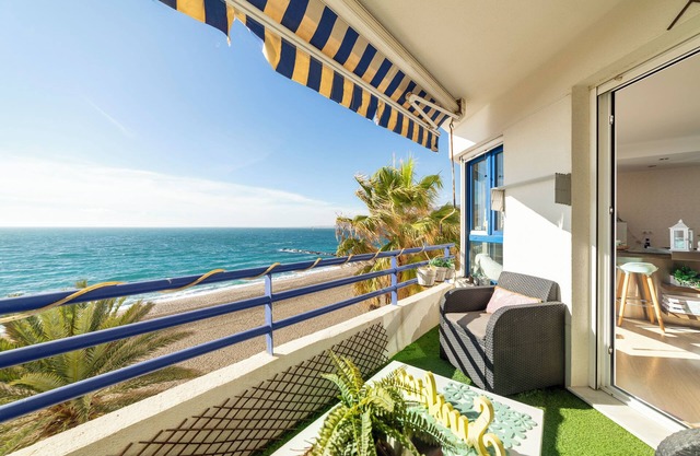 Apartment "Ocean Views, Paseo Marítimo" with Terrace and Wi-Fi