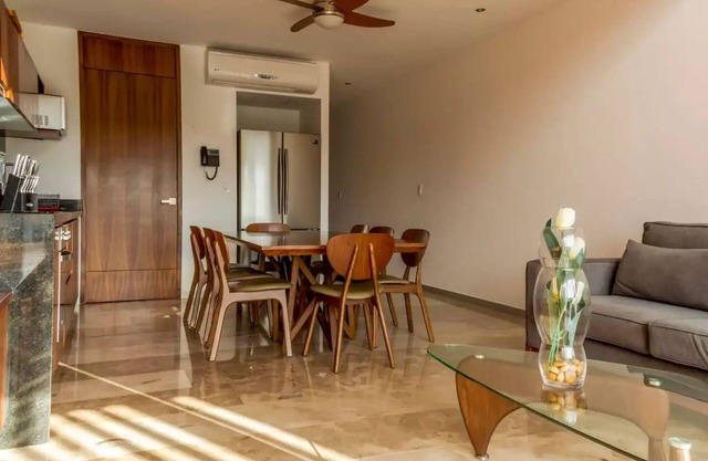 Apartment overlooking the 5th avenue 200 meters from the Caribbean Sea