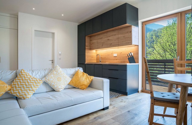 Apartment 'Pension Grasser' with Mountain View, Private Terrace and Wi-Fi