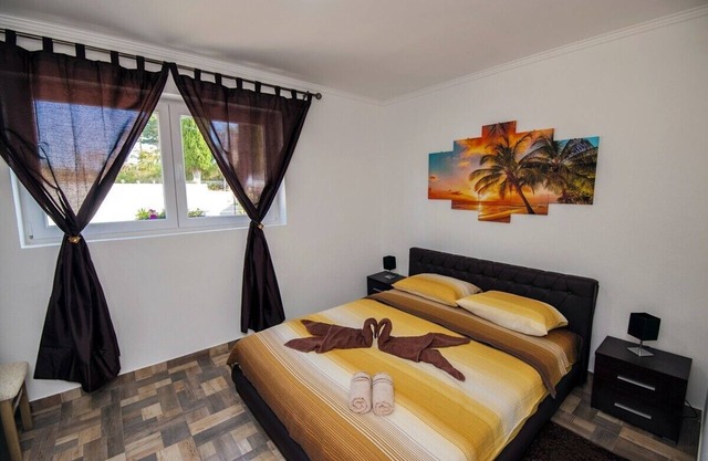 Apartment Phoenix 3 - Two Bedroom Apartment Near Dubrovnik