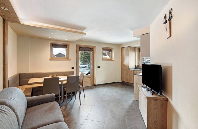 Apartment Rasia Residence Relax Mountain with Mountain View, Wi-Fi & Garden