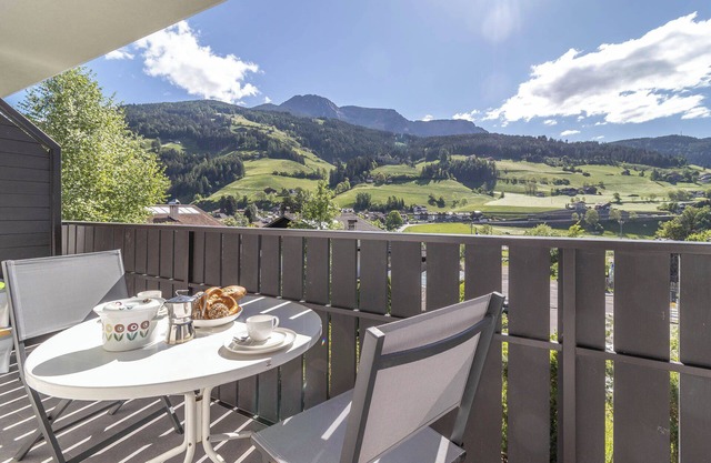 APARTMENT ROHRER - ZIRMBETT - CASTLE AND SCHOURT VIEW