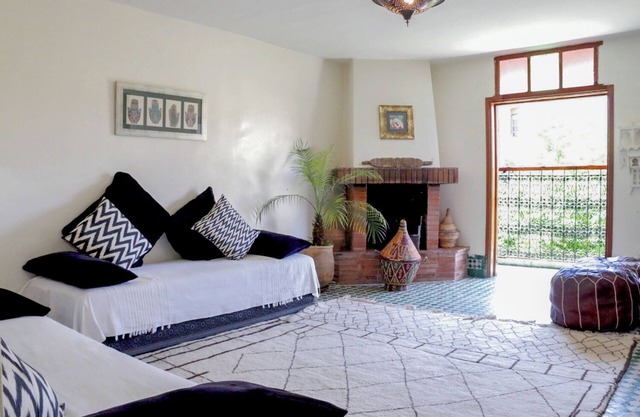 Apartment Rouah - Two Bedroom Apartment, Sleeps 5
