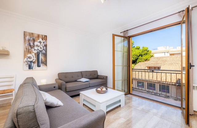 Apartment "Sa Estany", three minutes from the beach, with sea views, air conditioning