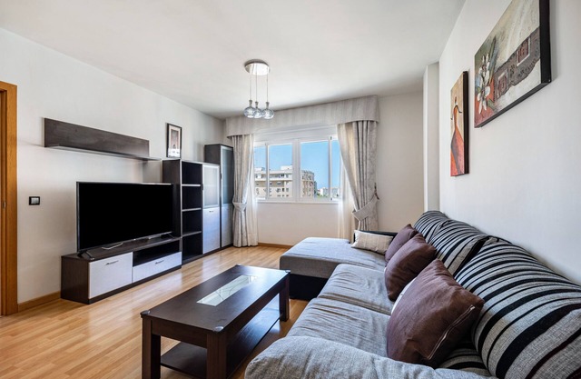 Apartment 'Sensacional Piso En San Fernando' with Private Terrace, Wi-Fi and Air Conditioning