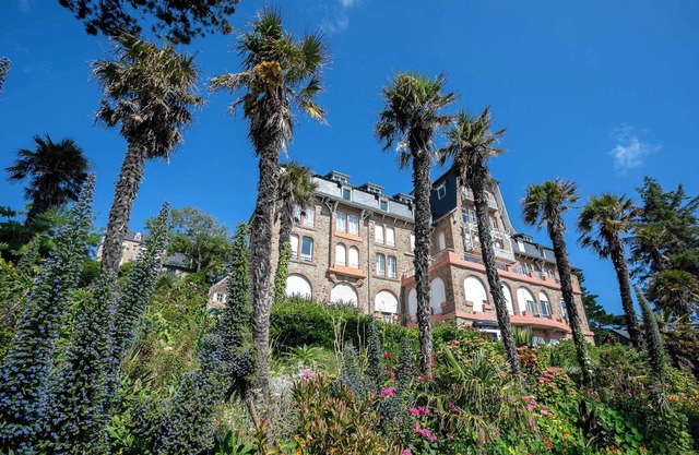 Apartment "Ti Roz" 3 Stars with Sea View, Direct Beach Access and GR34