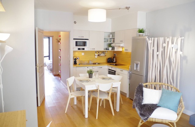 Apartment Versailles center, calm, fully equipped, elevator, parking (extra)