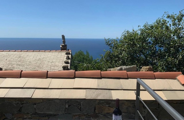 Apartment 'Vistamare Relax Cinque Terre' with Sea View, Wi-Fi and Air Conditioning