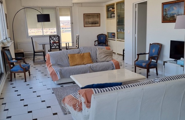Apartment 'Vue Imprenable Sur Le Vieux Port' with Sea View, Wi-Fi and Air Conditioning