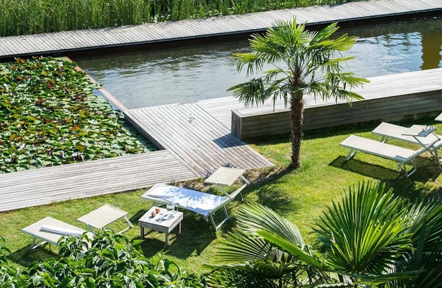 Apartment "Weinsepphof 2" with Mountain View, Pool, Wi-Fi, Garden & Balcony