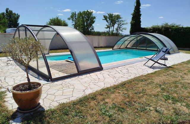 Apartment with pool in quiet neighborhood