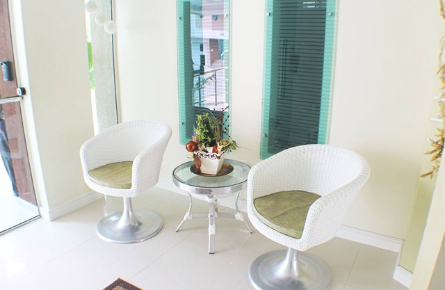 Apartment with 2 Suites and Terrace in Meia Praia